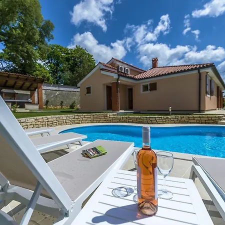 Nyaraló Family Friendly House With A Swimming Pool Visnjan, Istria - Sredisnja Istra - 25128 Višnjan